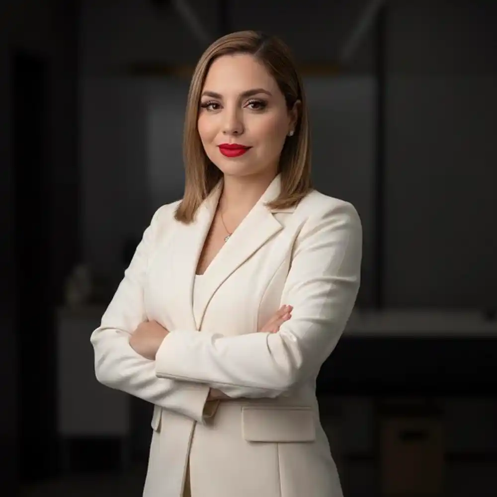 Dra. Ale Alfaro especialista en medicina estética